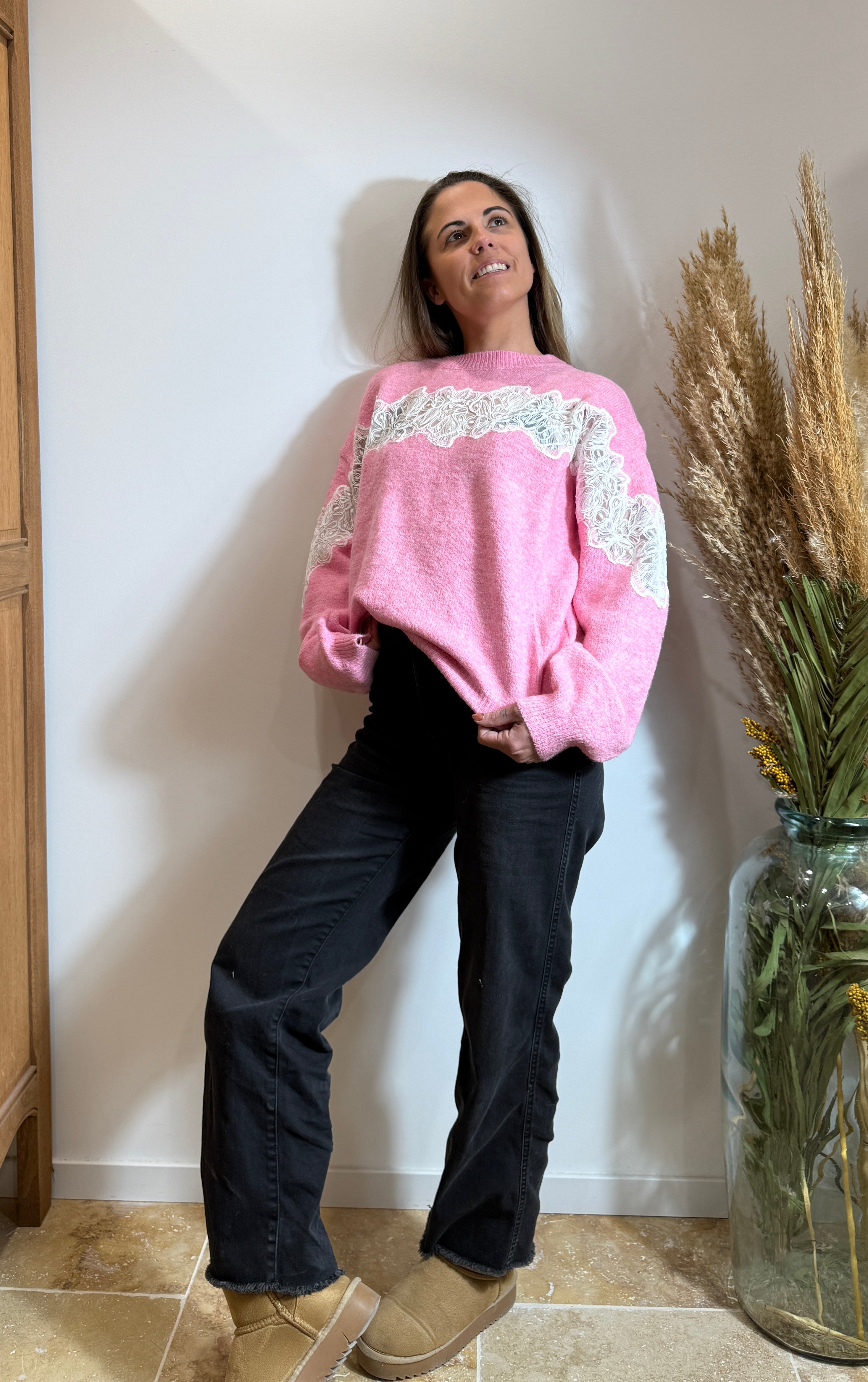 Pull rose – Dentelle appliquée – Maille douce Le Vestiaire de Charline