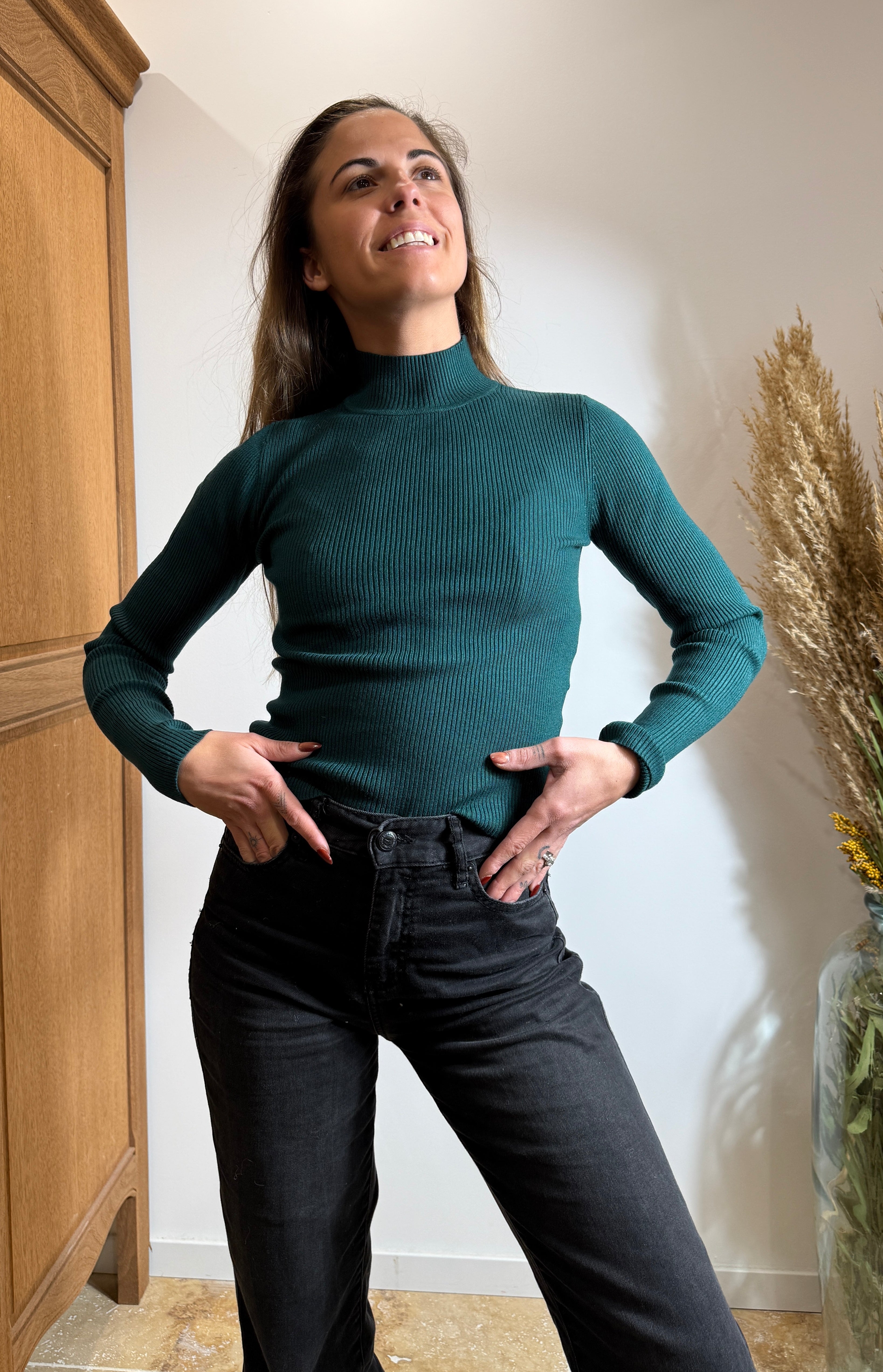 Pull court vert émeraude – Col roulé Le Vestiaire de Charline