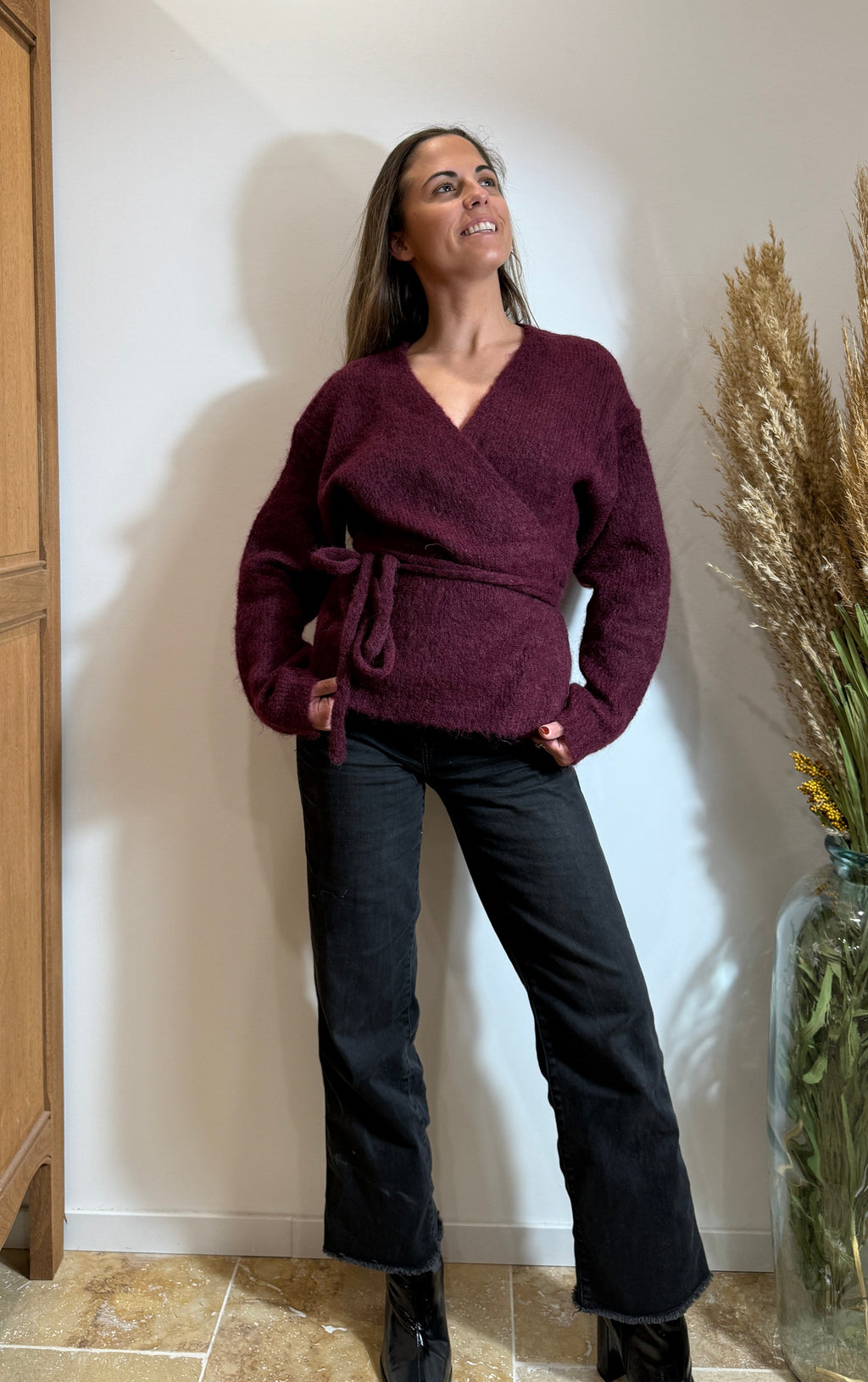 Pull Cache-Cœur Bordeaux – Maille Douce & Ceinture Le Vestiaire de Charline