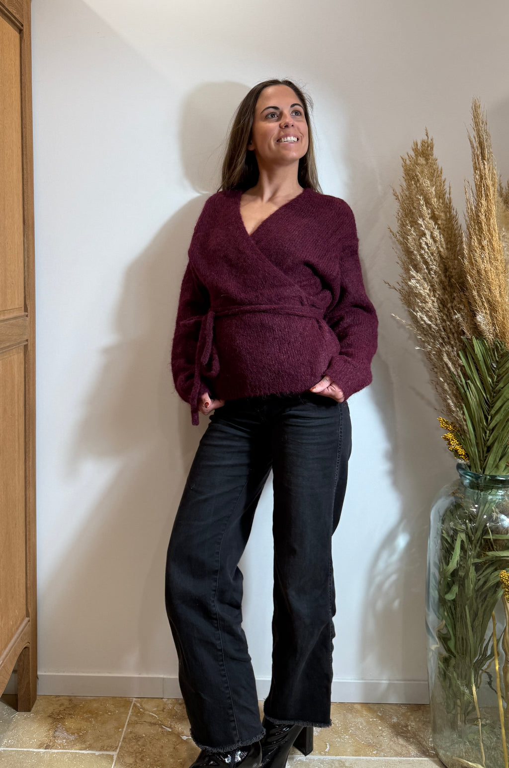 Pull Cache-Cœur Bordeaux – Maille Douce & Ceinture Le Vestiaire de Charline