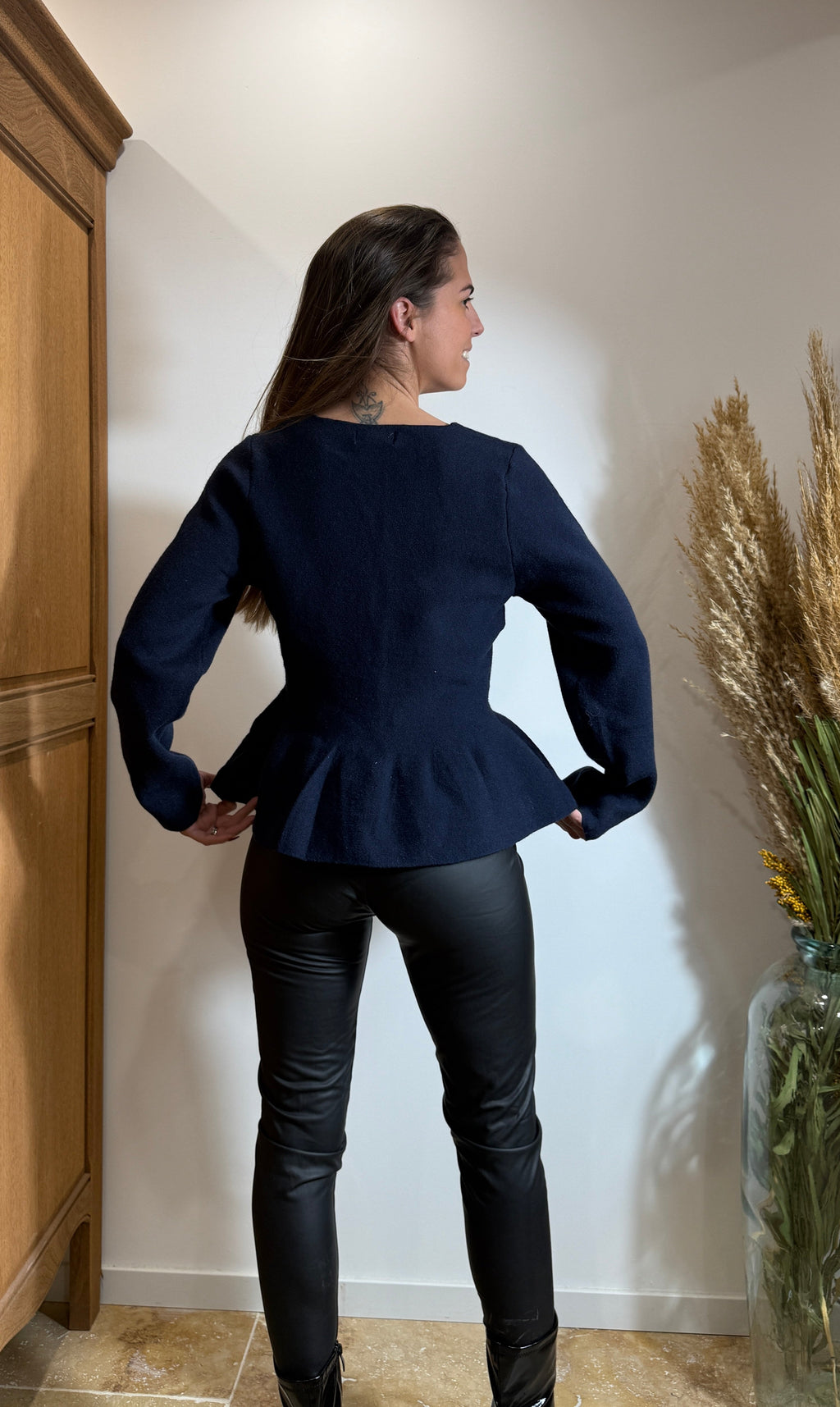 Pull bleu marine élégant – 3 boutons Le Vestiaire de Charline