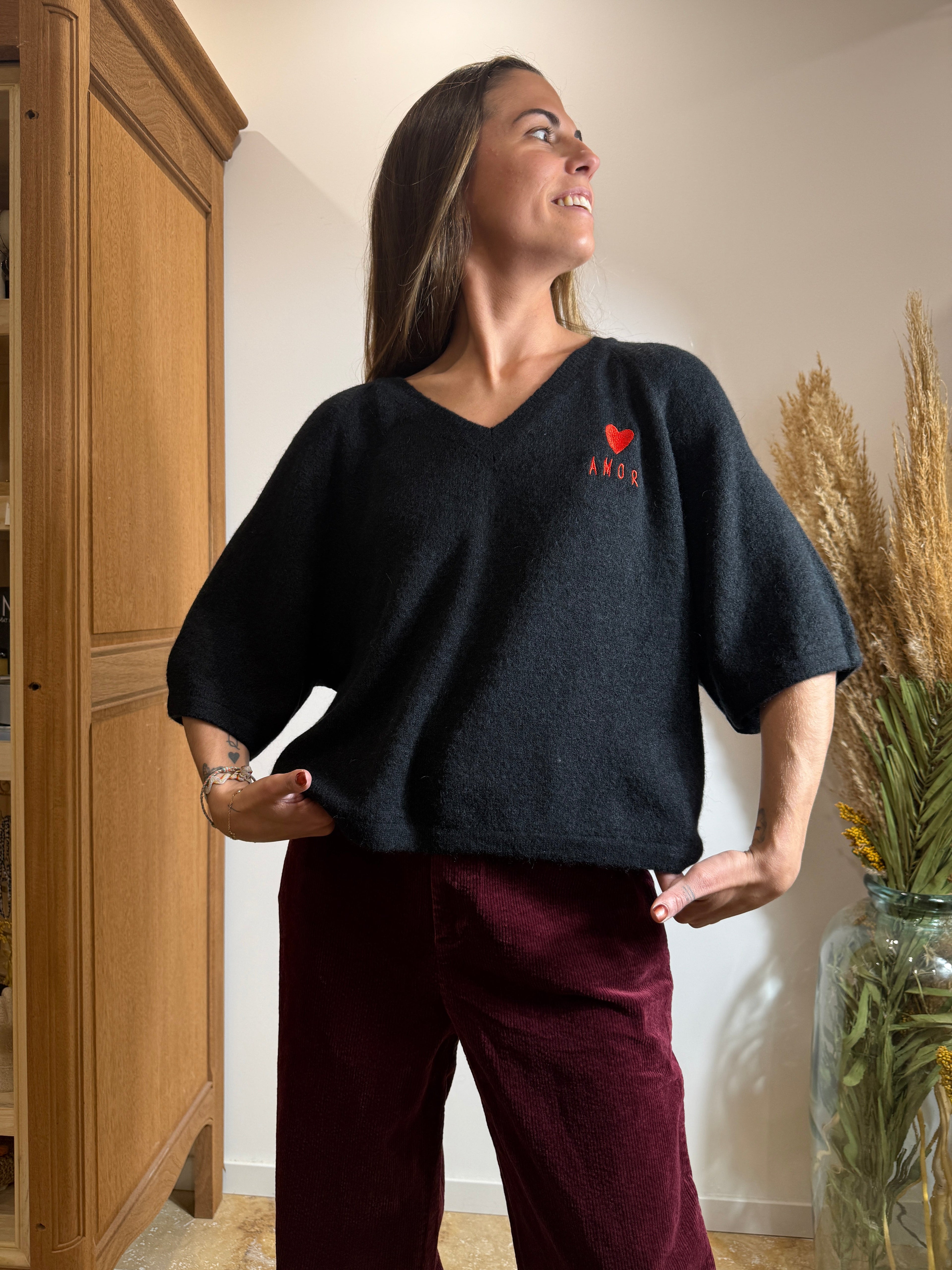 Pull « Amor » noir – Made in Italy – Broderie cœur rouge Le Vestiaire de Charline