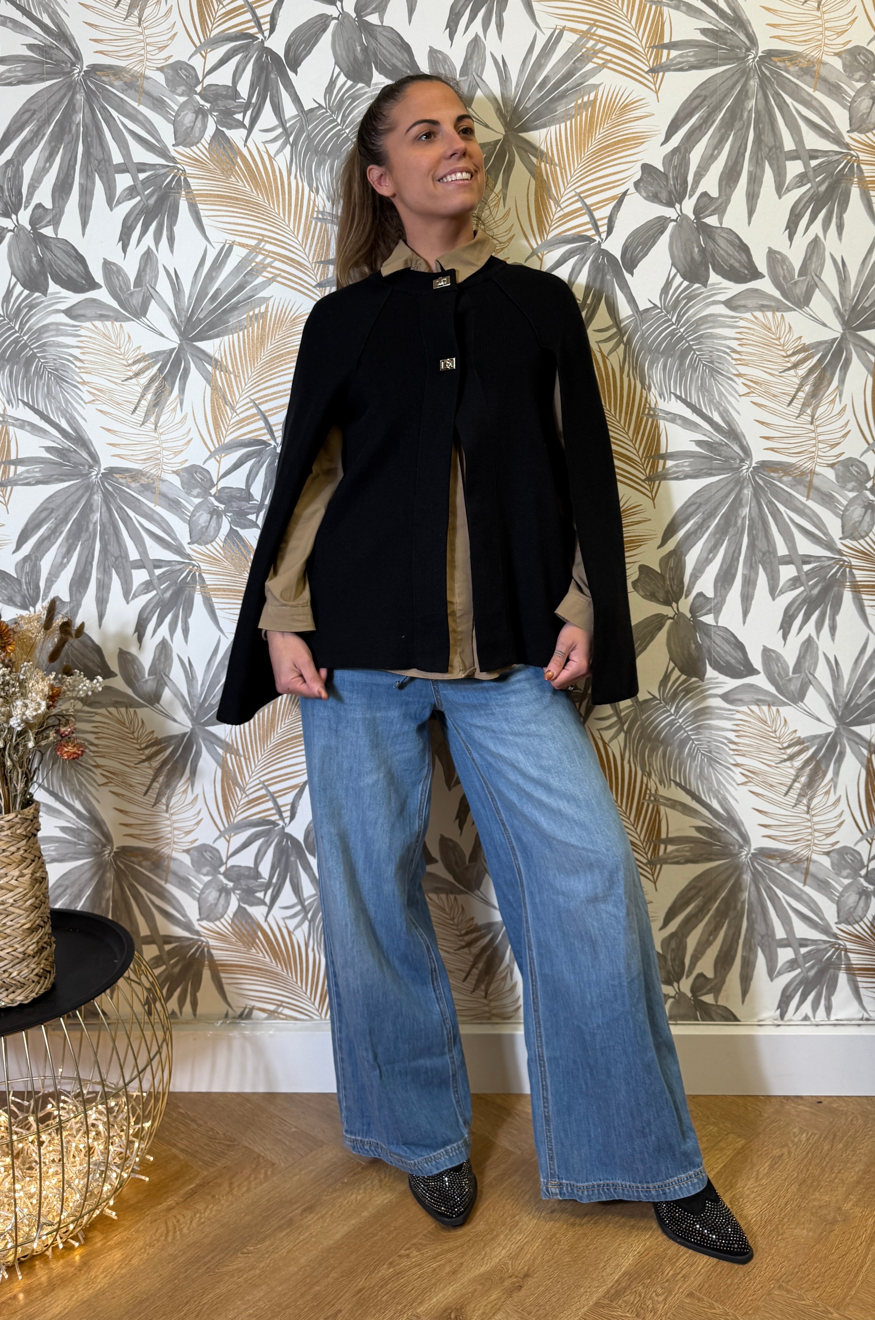 Poncho Cape Élégance – Noir Intense Le Vestiaire de Charline