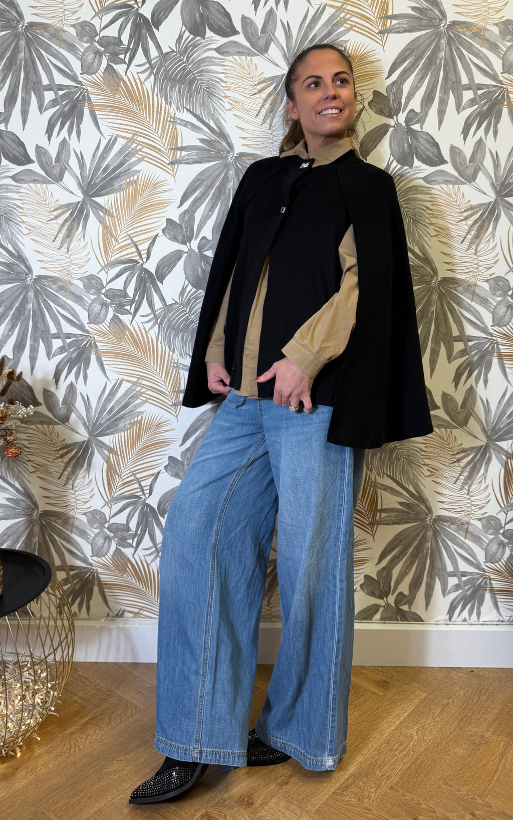 Poncho Cape Élégance – Noir Intense Le Vestiaire de Charline