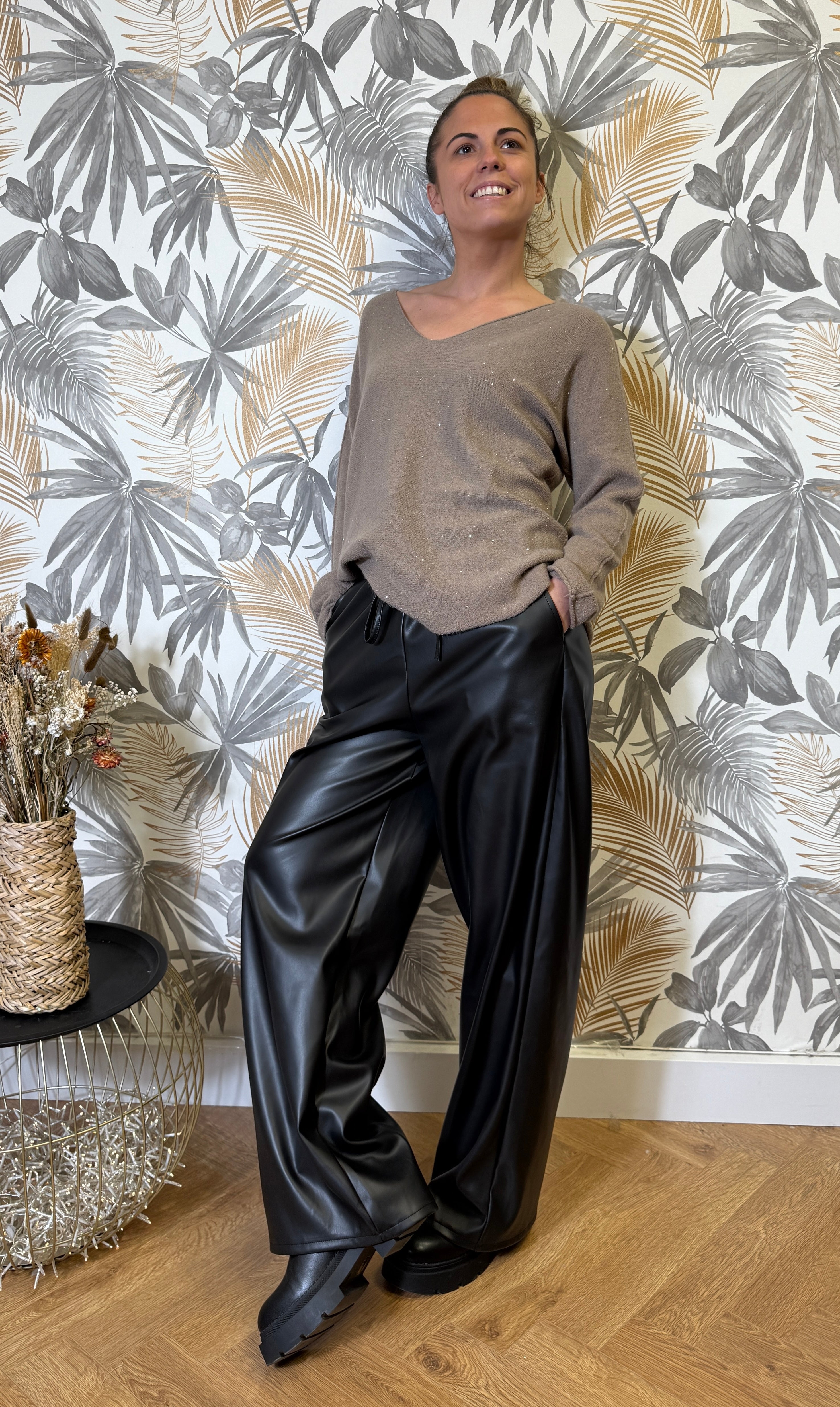 Pantalon Simili Cuir Relax – Noir Le Vestiaire de Charline