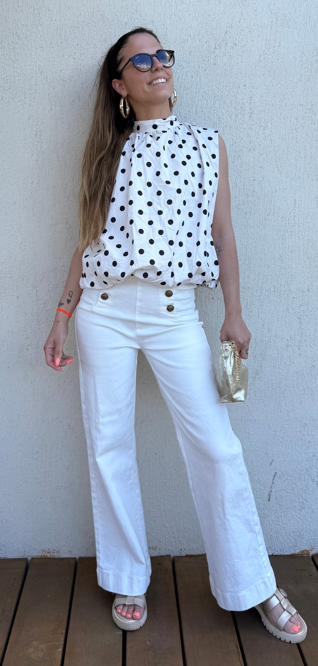 Jean blanc taille haute femme – Pantalon blanc large à boutons dorés Le Vestiaire de Charline