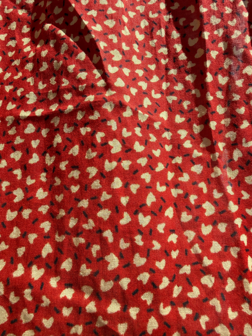 Top rouge imprimé cœurs femme – Blouse bohème chic Le Vestiaire de Charline