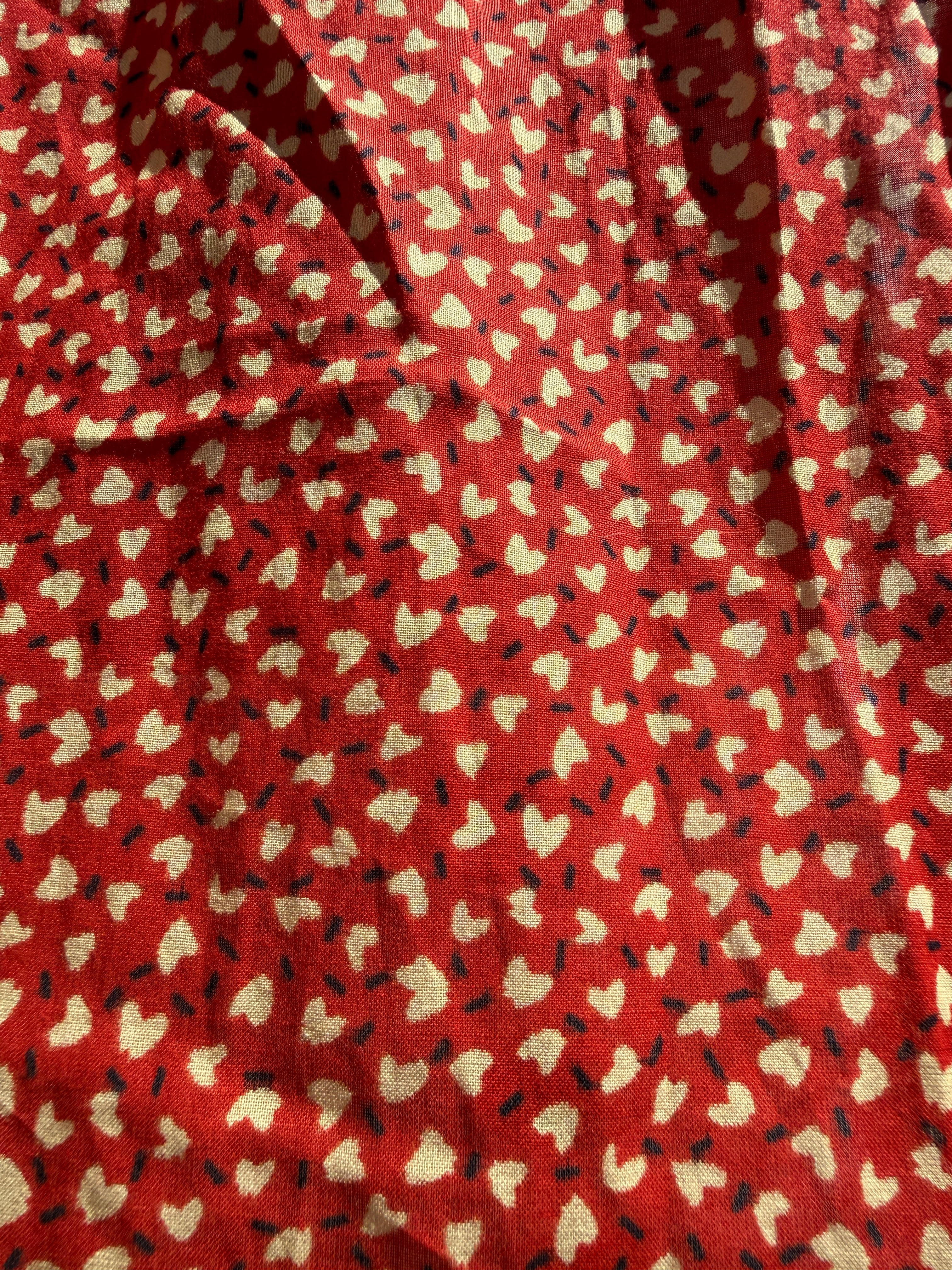 Top rouge imprimé cœurs femme – Blouse bohème chic Le Vestiaire de Charline