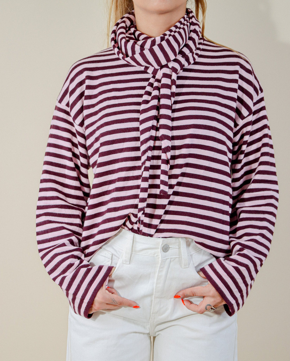 PULL RAYÉ AVEC ÉCHARPE - BORDEAUX/ROSE Le Vestiaire de Charline