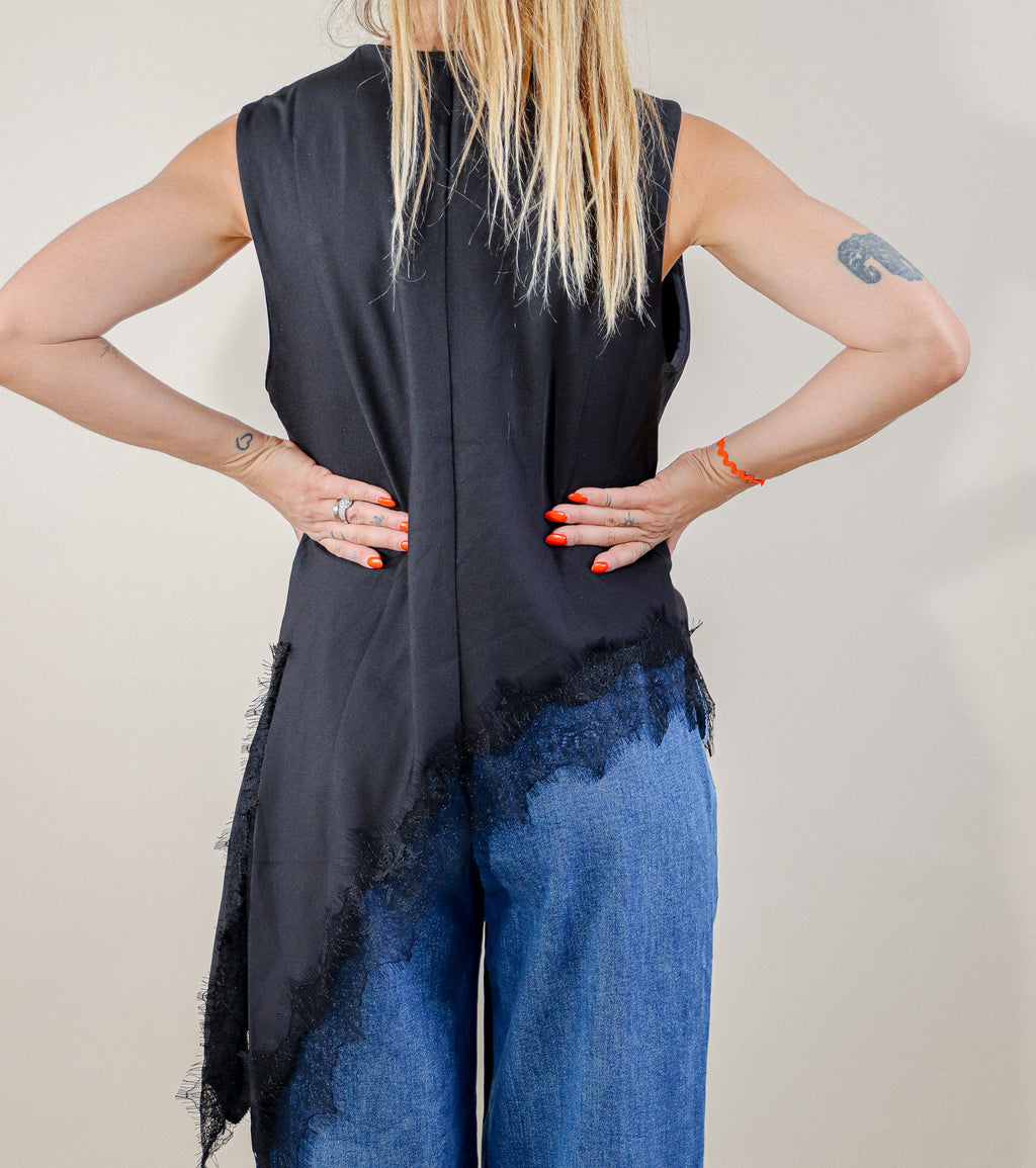 TOP DENTELLE ASYMÉTRIQUE - NOIR Le Vestiaire de Charline
