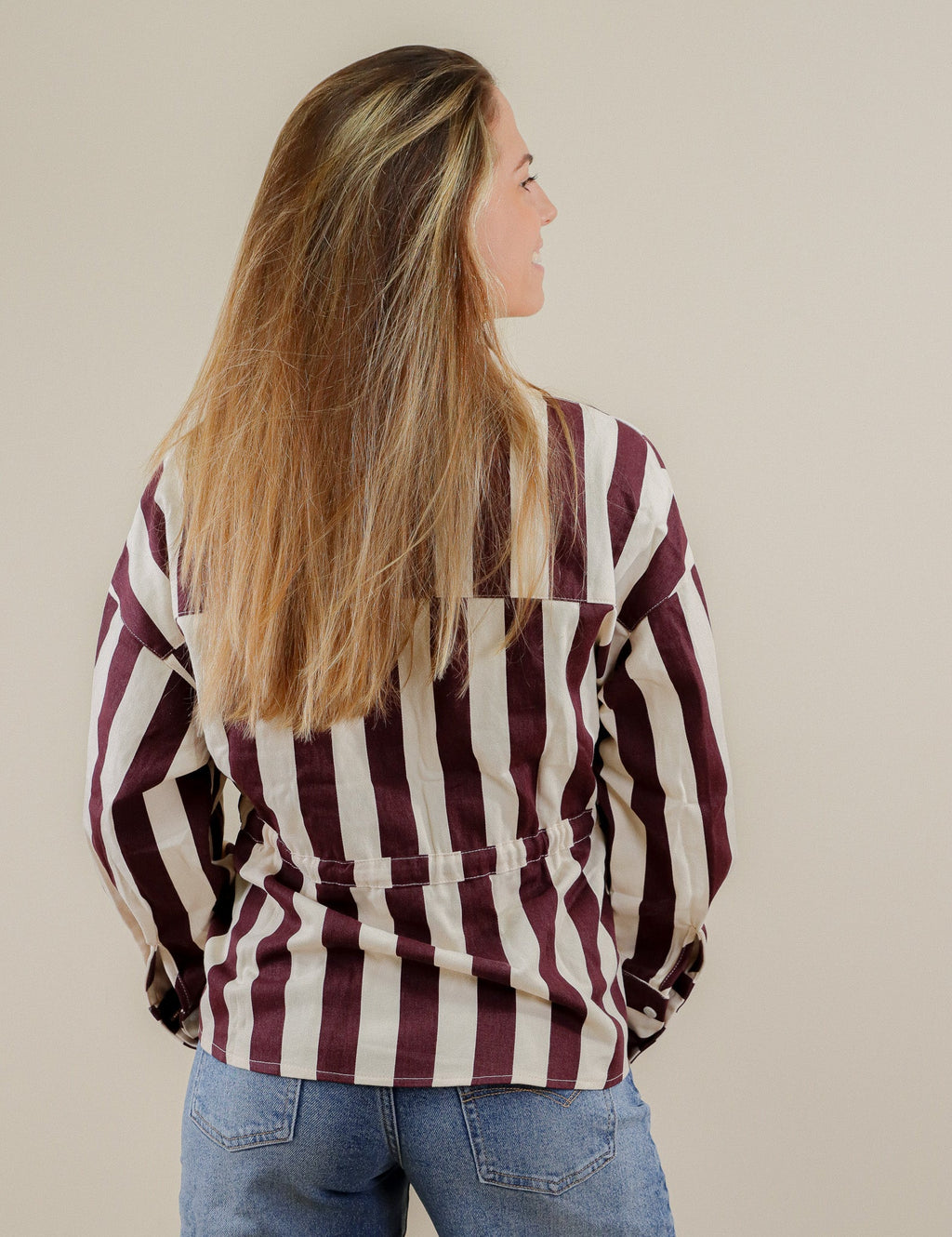 CHEMISE RAYÉE BORDEAUX &amp; BLANC 100% COTON AVEC LIEN À LA TAILLE Le Vestiaire de Charline