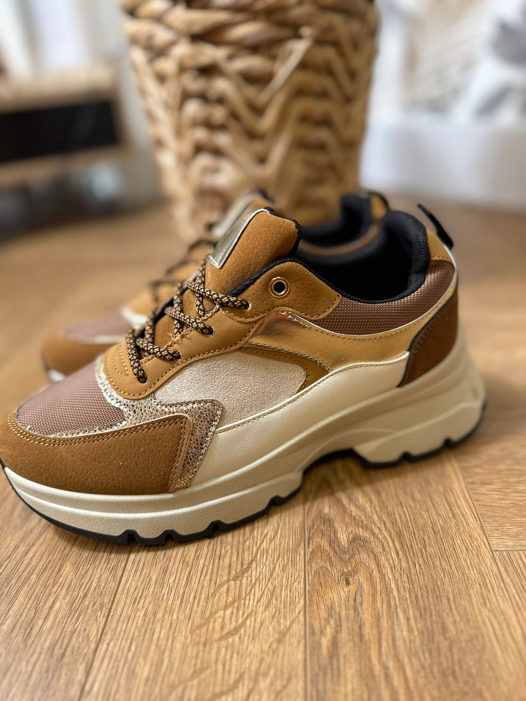 Sneakers Gold Camel ✨ Le Vestiaire de Charline