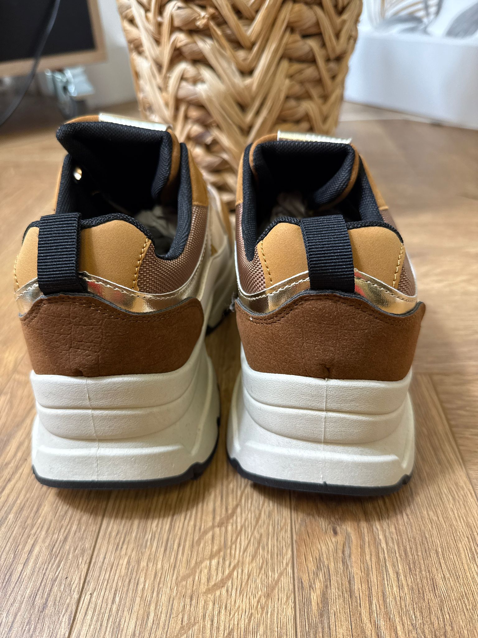 Sneakers Gold Camel ✨ Le Vestiaire de Charline