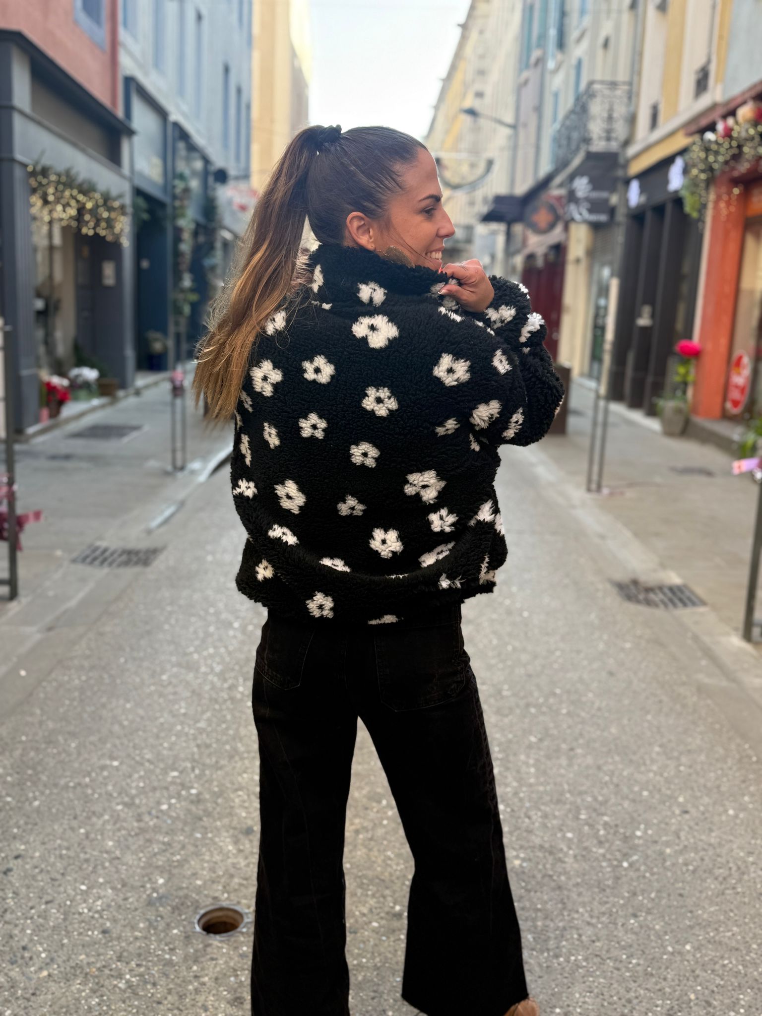 Veste Doudou noir Fleurs Blanche – Ultra Douce & Chaude Le Vestiaire de Charline