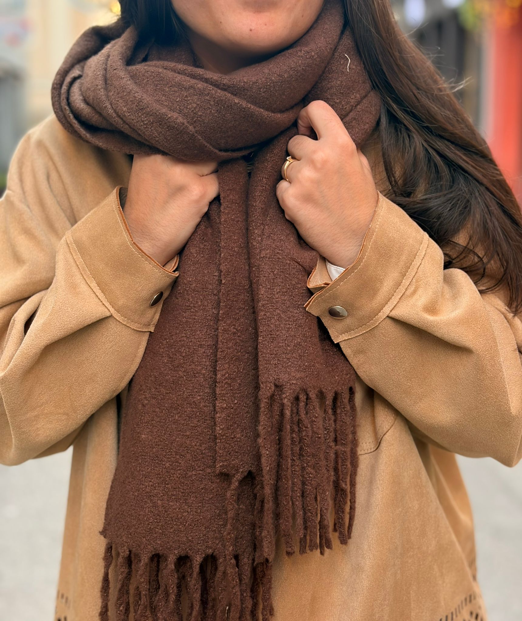 Écharpe choco à franges – Douce et enveloppante Le Vestiaire de Charline