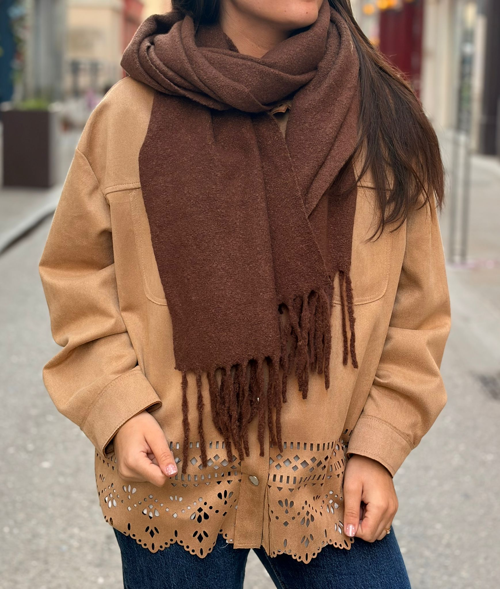 Écharpe choco à franges – Douce et enveloppante Le Vestiaire de Charline