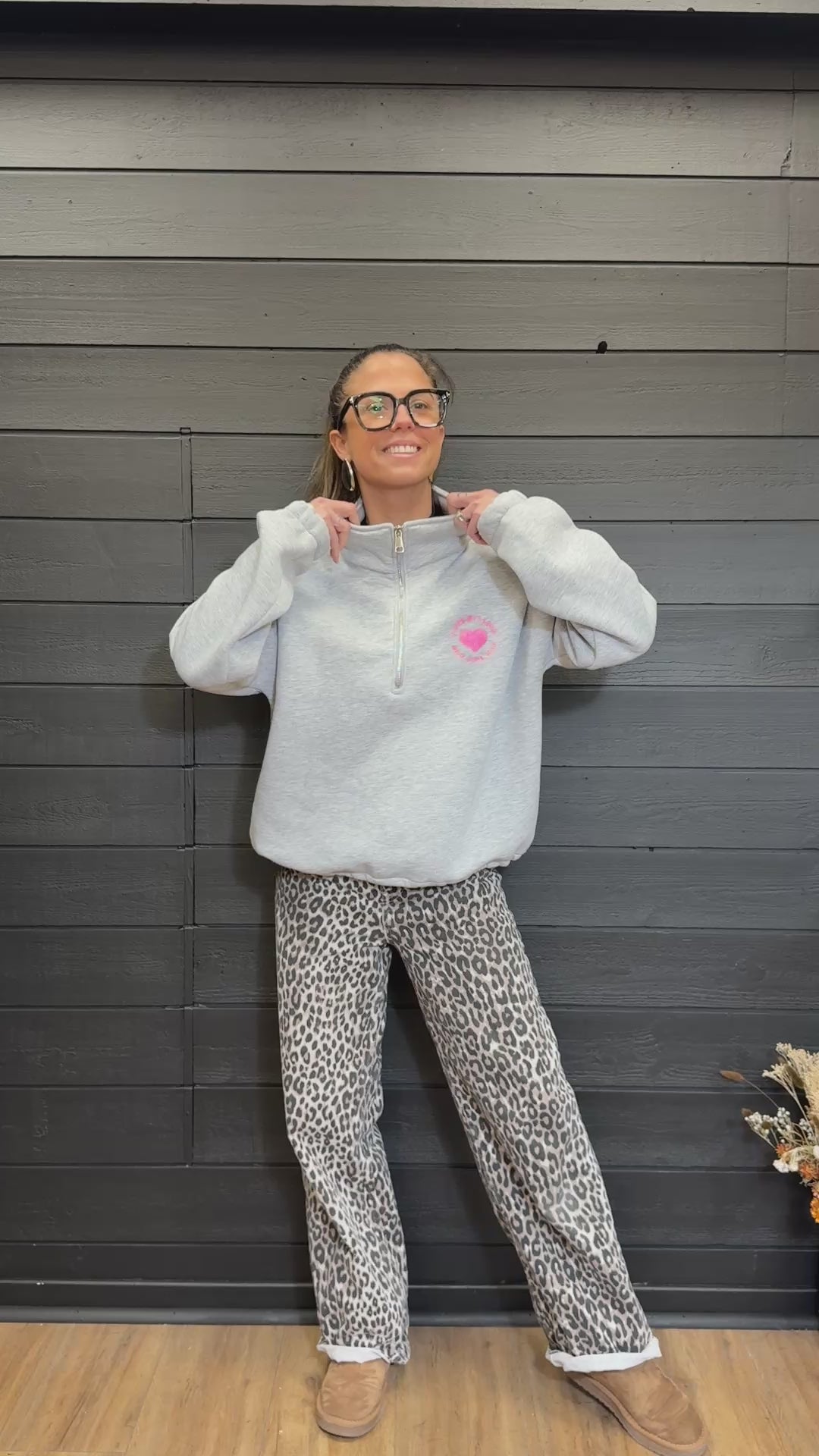 Sweat gris col zippé – style casual chic