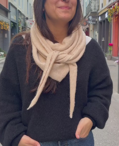 Écharpe écru – Douce et élégante