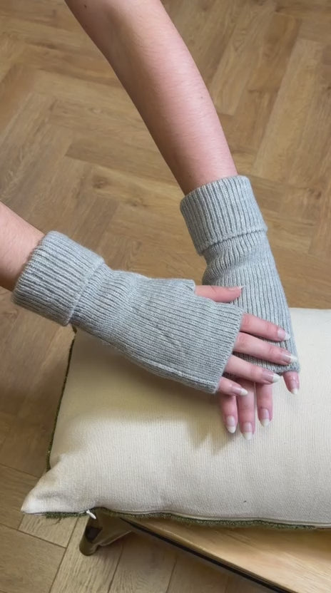 Mitaines en maille gris clair – Douces et confortables