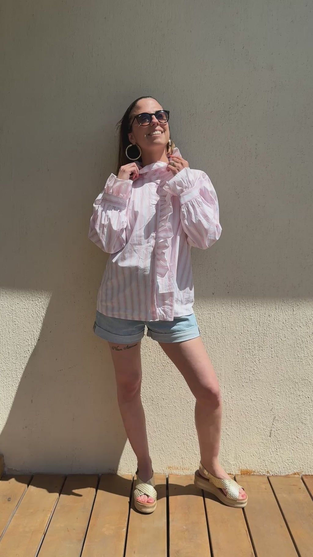 Chemise rayée rose à volants